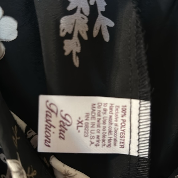 Petra Fashions floral pajama set size XL - Picture 7 of 8